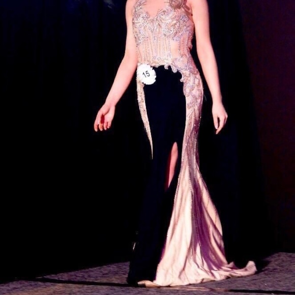 COPY - Swarovski crystal evening gown size 4 - Picture 16 of 16